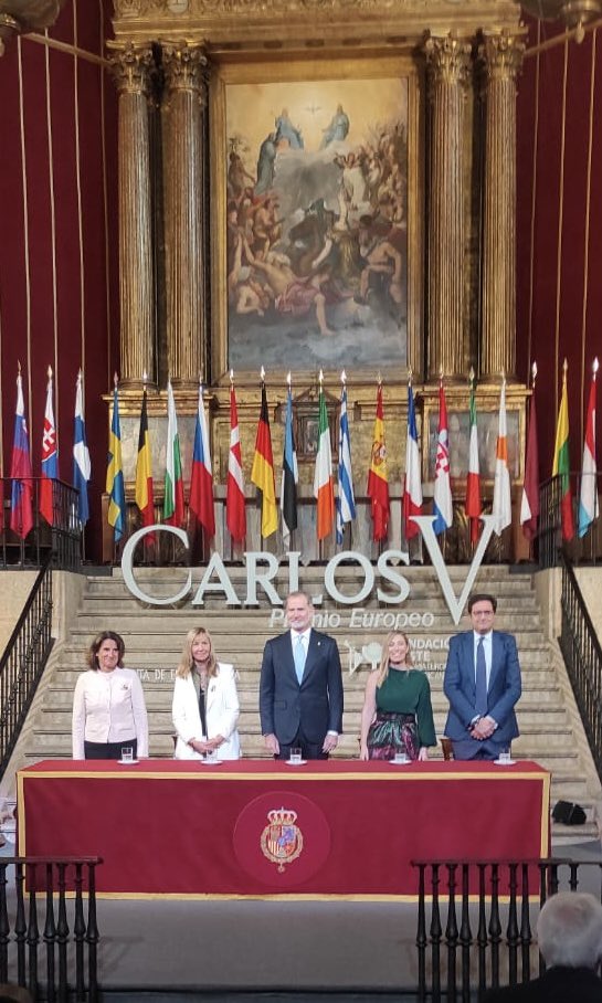 Siga la ceremonia en la que hoy se otorga a Josep Borrell Fontelles el Premio Europeo Carlos V. 

Ver en directo: 
kaltura.com/tiny/sx6uo

#PremioEuropeoCarlosV #UniónEuropea #ValoresEuropeos #30años #ComprometidosconEuropa