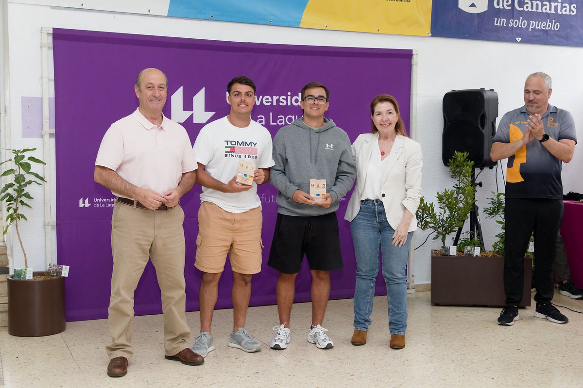 🏆 Cientos de estudiantes de las dos universidades públicas canarias disputan el Campeonato Universitario en la #ULL

👉 t.ull.es/23rz