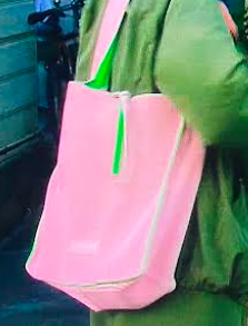 お値引き済み⭐️本革 バッグ「最後から2番目の恋」小泉今日子さん使用 お値引き済み⭐️本革 バッグ「最後から2番目の恋」小泉今日子さん使用