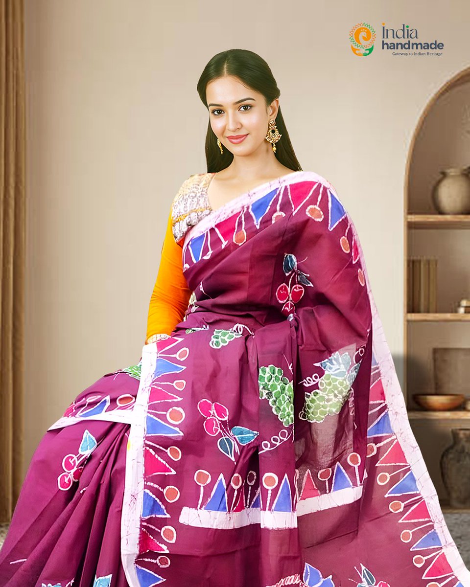 Indiahandmade_'s tweet image. Batik Print – A stunning blend of wax-resist dyeing and intricate artistry. Starting with de-starched white fabric, soaked and rinsed, then laid over sand for printing.

🛍️ Explore Batik print textiles now at Indiahandmade.com.

#gitag #batikprint #blockprints