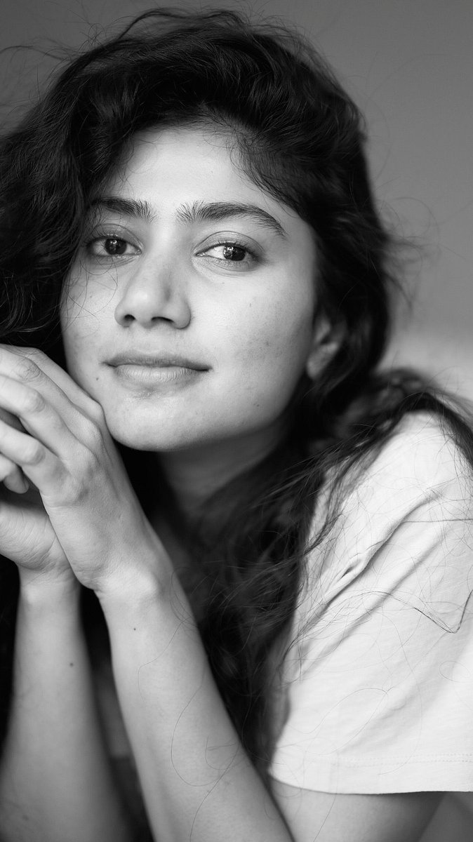 NameIsBoni's tweet photo. Wishing the talented Actress and Natural beauty @Sai_Pallavi92 a very happy birthday ! Your dedication towards your craft is truly inspiring. May this birthday be filled with lots of joy, love, and success in all your future endeavors ❤️

#HBDSaiPallavi #HappyBirthdaySaiPallavi https://t.co/BScqytj6I2