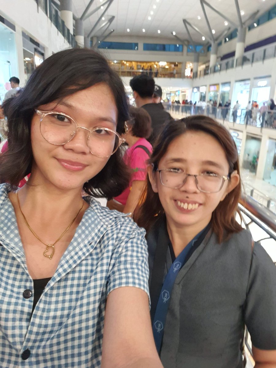 itsnella04's tweet photo. it's so nice meeting some popsterssss. 🥹😻🩷🫶

@TitaCluvSarahG https://t.co/e7PykVwPo9