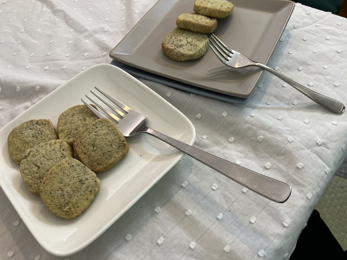 comcafe2019's tweet photo. サクサク美味しい紅茶クッキー🍪

提供する際はフォークはお出ししておりません。

#こみっとプレイス 
#紅茶クッキー https://t.co/dEOxQCCyX3