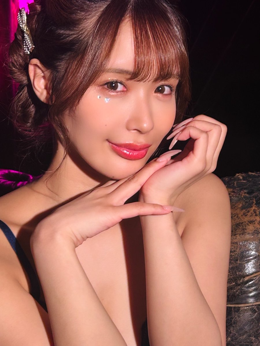 🎀フォロワー14万人 🎀
今日の朝からびっくりしちゃった！
本当にみんな応援ありがとう！！

うれしくてなんか心臓どきどき😂💖

今回も感謝の気持ちを込めて！！
この投稿に いいね＆リポストしてくれたフォロワーさんに
【お礼DM】送らせてくださいっ🎁💕
みんなGWどうやって過ごしたか教えて〜🙆‍♀️💖