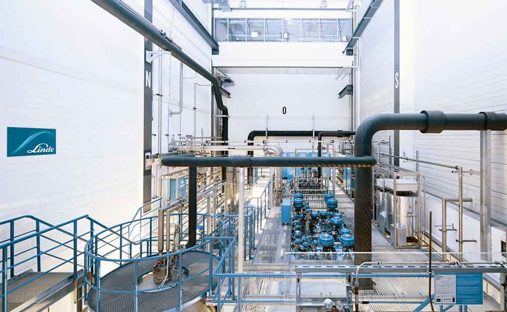 RACCA_Aus's tweet photo. The well-known German company Linde Engineering will provide a cryogenic cooling system for the world’s first large-scale quantum computer, which will be located in Brisbane, Australia.

For more info: 
https://t.co/9F1dceWuhG https://t.co/2b2JaGe7sl