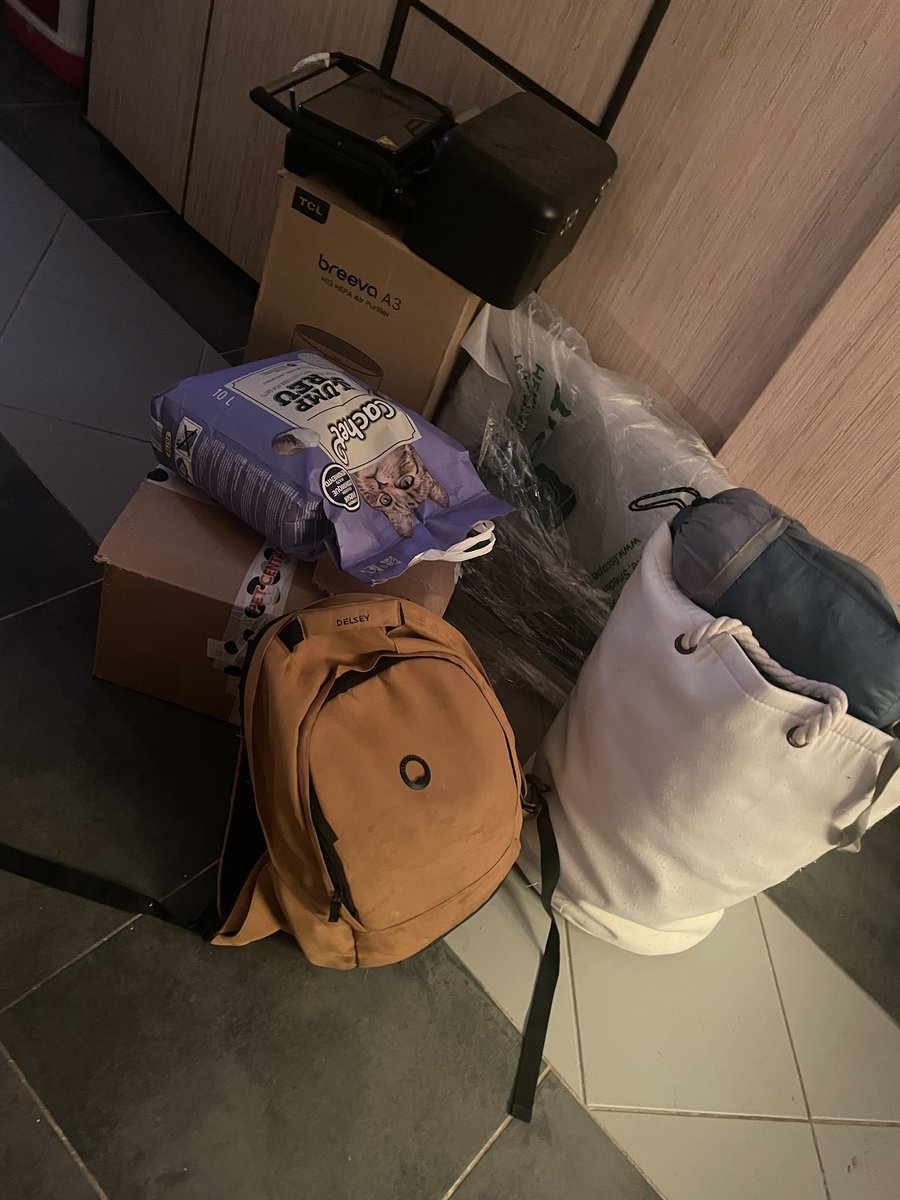 Jutro … dobro nije… 
Čekam prevoz pa onda na posao treba fugovati stan i ispoštovati