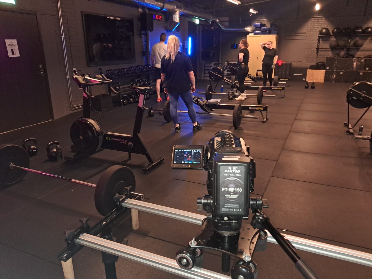 MezaVerdeProd's tweet photo. Den här veckan har vi haft fullt ös på #GymbyEgoboozt! Vi har filmat intensivt och fångat både svetten, styrkan Snart är deras reklamfilm klar –och vi ser fram emot att visa resultatet!
#Reklamfilm #BehindTheScenes #GymLife #ComingSoon #GYM #Marketing #Socialmedia #Worldclass https://t.co/7s5kvXf0Pw