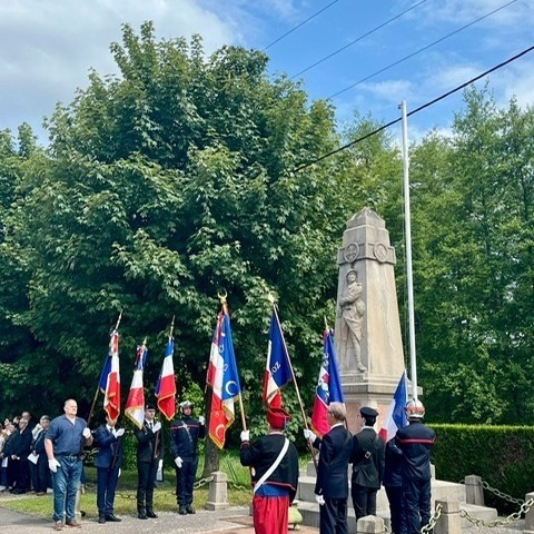 Il y a 80 ans, la Victoire, au prix de sacrifices immenses !
Du Jura à la Moselle, en Haute-Saône, en Alsace, le régiment a participé aux cérémonies de ses communes jumelées.
Moments simples, essentiels, importants, de commémoration.