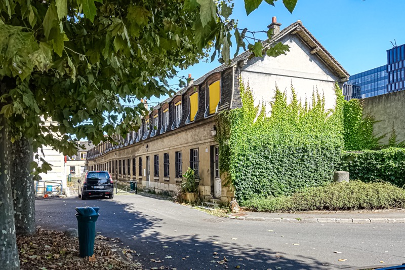 un_parisien12's tweet photo. "10 rues parisiennes dont l'atmosphère villageoise est à découvrir au rythme de la flânerie"
Par @parisladouce :
https://t.co/rZd6i2kloA https://t.co/VRY8065ADT