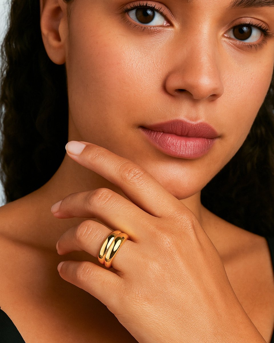 Bold never looked so refined. The Meja Ring is here to make a statement — whether you're clinking espresso cups or catching golden hour ✨ #larssonjennings #jewelry