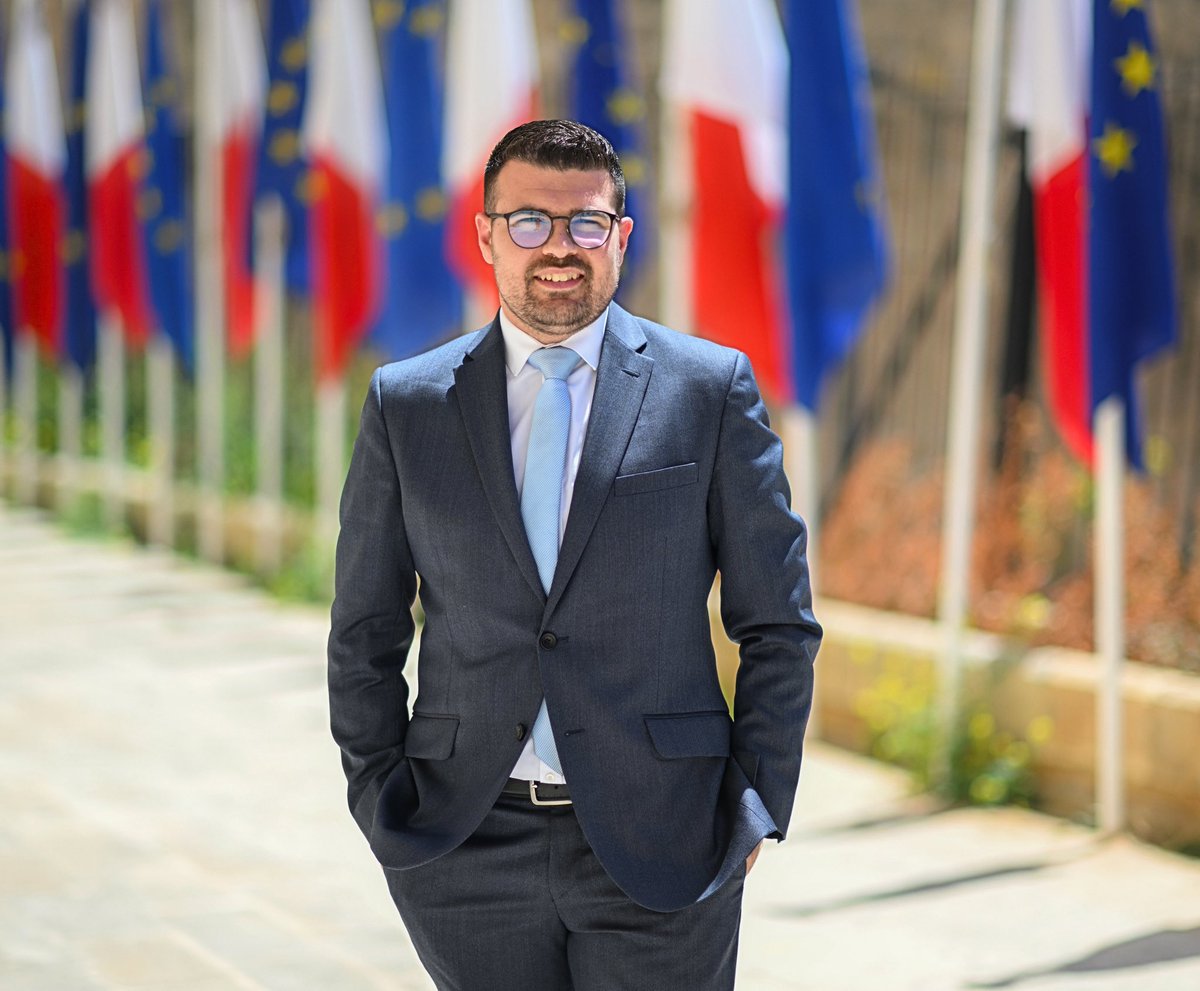 On #EuropeDay 🇪🇺, I’m also marking 1 year as CEO of <a href="/servizziewropej/">Servizzi Ewropej f'Malta</a> 🇲🇹 In 12 months, we expanded outreach, launched new services &amp; submitted a record number of applications for EU funds.Onwards – to reach more people, across all of society. #Malta