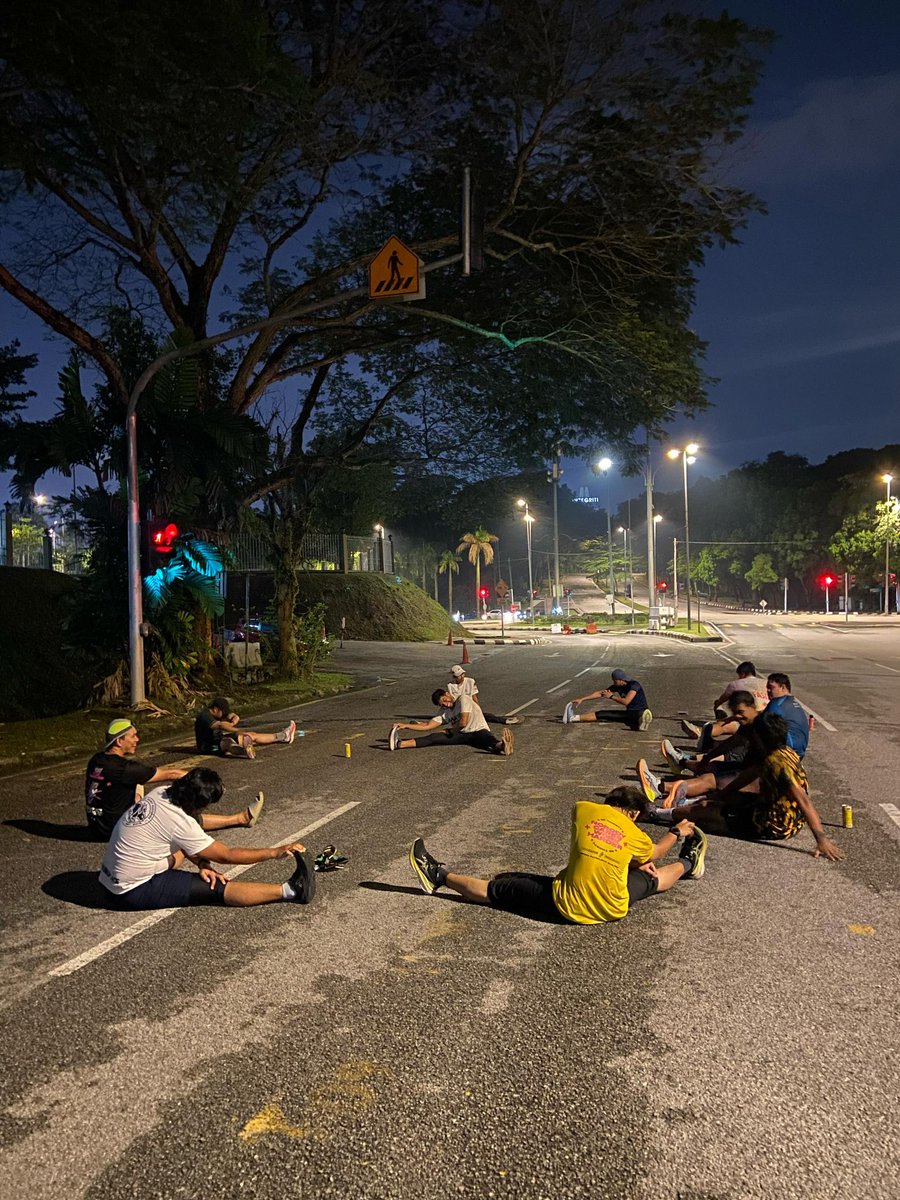 nakedspiritrun's tweet photo. Hope everyone enjoyed the sharing session we had with our great and smug 100km finisher, @hazimradzi last night. 

Have a good weekend ahead and be sure to tag us in your long weekend adventures, we’d like to see how sweaty your 3-days break will be! #runwithoutlimits https://t.co/ppYlnzGq9E