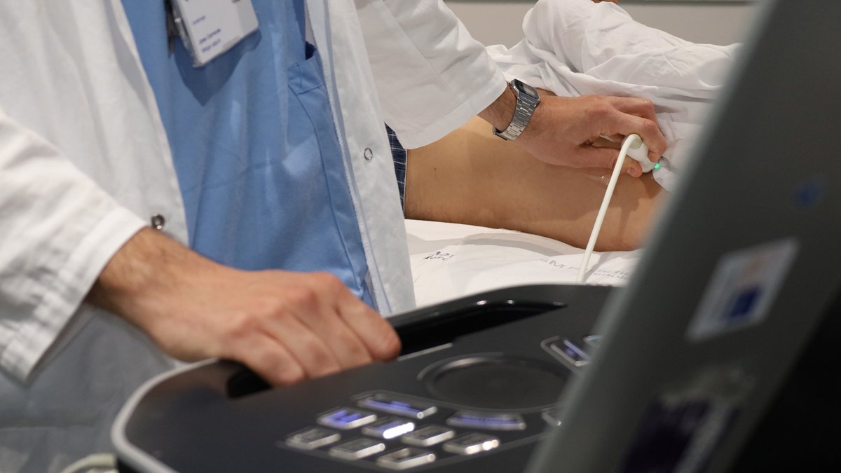 hospitaldelmar's tweet photo. L’#ecografiapulmonar permet predir de forma més acurada quins pacients amb #infart de miocardi patiran complicacions
Millora la capacitat de predir complicacions en un de cada tres casos
#cardiologia #insuficiènciacardíaca #TalentMAR @jose_carmora
https://t.co/jMBl8lYRRp https://t.co/EdxeJ4wRgE