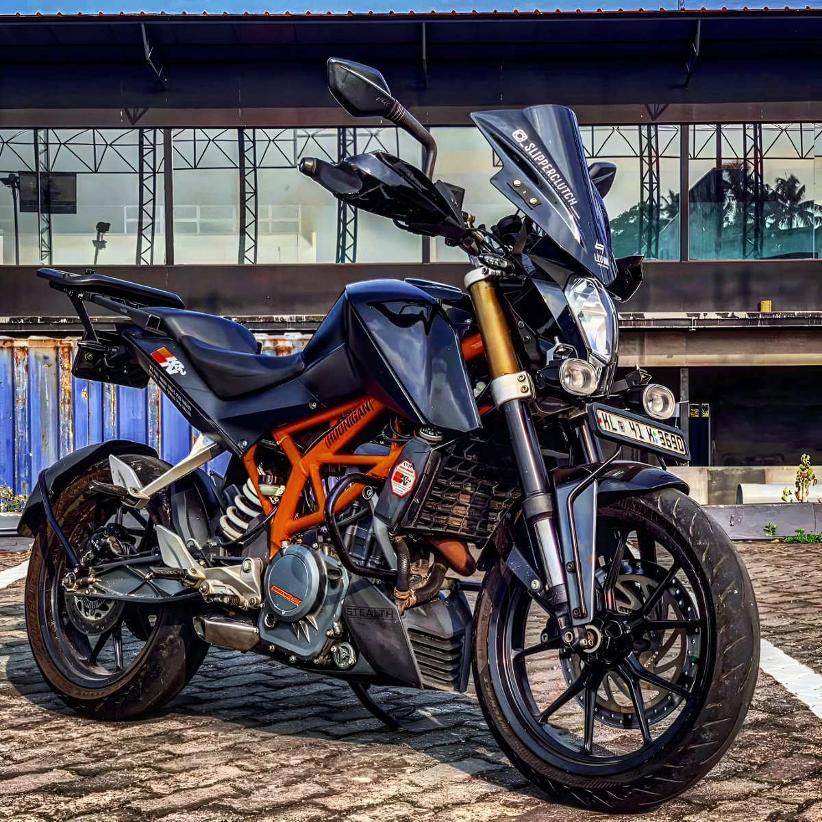 LLUVIATURIZMO's tweet photo. 🔥 Upgrade Your KTM Duke 390/250/200/125 Game with LLUVIA Accessories! 🔥
🛒 Tap the link 👉 https://t.co/qrvFqGR3DK to level up your ride!
#KTMDuke #Duke #LLUVIAIndustries #LluviaTurizmo #KTMIndia #KTM390 #KTM250 #KTM200 #KTM125 #Duke390 #motorcycles #BIKER https://t.co/ePzsce8gy2