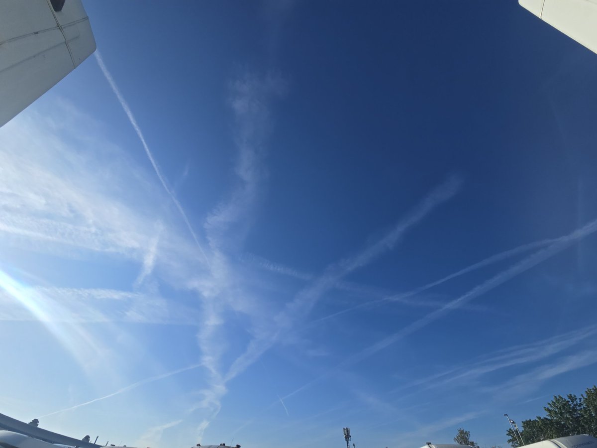 Binaryninja79's tweet image. Dear @GOVUK @Conservatives @UKLabour @reformparty_uk @UKGreenParty @UK_CAA this is not not normal! This is disgusting, we the people of the United Kingdom do not want this, we never asked for this, Stop it now! #chemtrails #stopsprayingthesky #GeoEngineering #crime