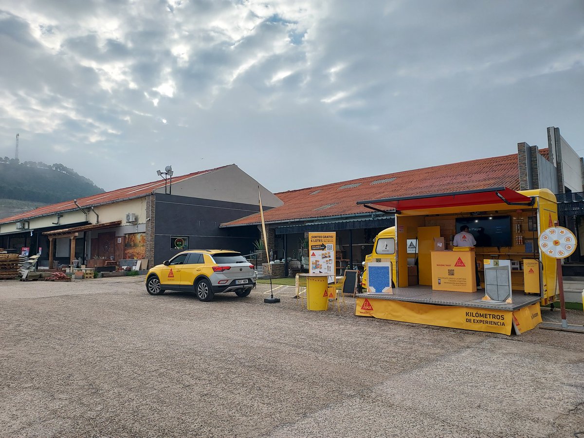 La #Sikaravana estará toda la mañana en #LlorenteLaEsperanza. Ven e inscríbete para los sorteos valorados en 1000 euros en productos de #SikaSpain y #Bellota