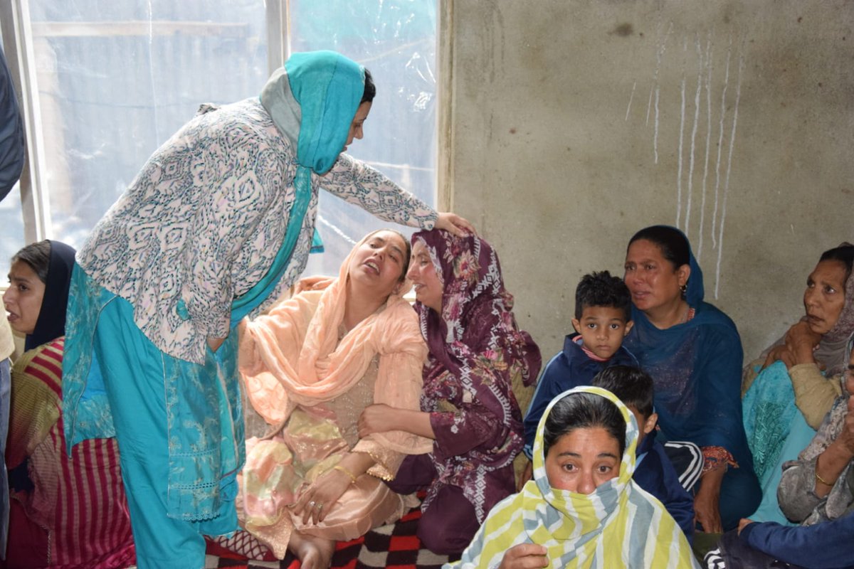 Honourable <a href="/CM_JnK/">Office of Chief Minister, J&K</a>  <a href="/OmarAbdullah/">Omar Abdullah</a> along with Advisor <a href="/nasirsogami/">Nasir Sogami</a> rushed to Jammu early this morning to take stock of the situation. They visited GMC Jammu, met with the injured, and interacted with the people. 

Meanwhile, Health Minister Ms <a href="/sakinaitoo/">Sakina Itoo</a> and Agriculture Minister