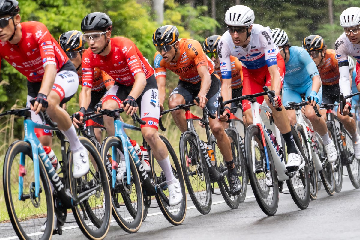 【古座川清流周回コース結果】
本日、和歌山県にてツール・ド・熊野「古座川清流周回コース」が開催されました。
エリオット選手、中村選手が落車によりDNFとなりましたが、明日からも勝利を目指して一丸となって戦って参ります。
引き続き、ご声援をお願い致します！
▼詳細
victoirehiroshima.com/news/20250509.…