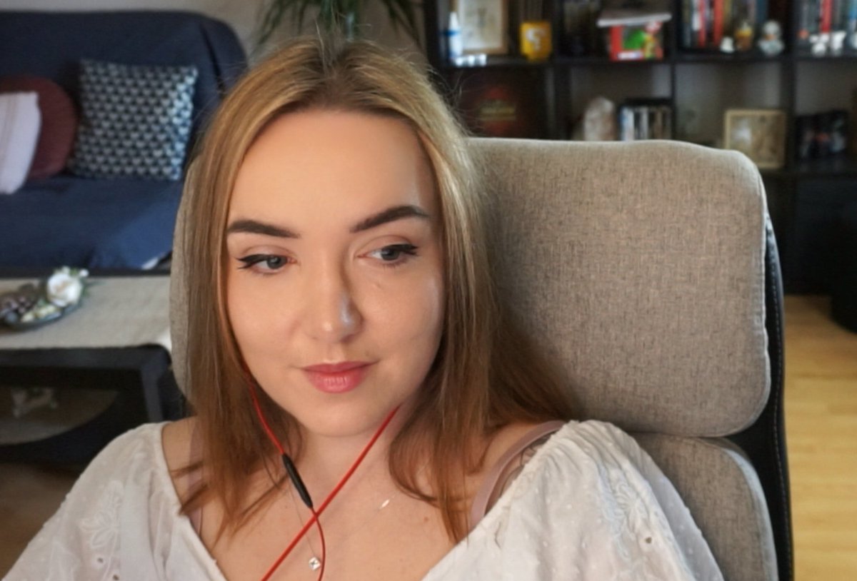 noice.com/deyna and twitch.tv/deyna