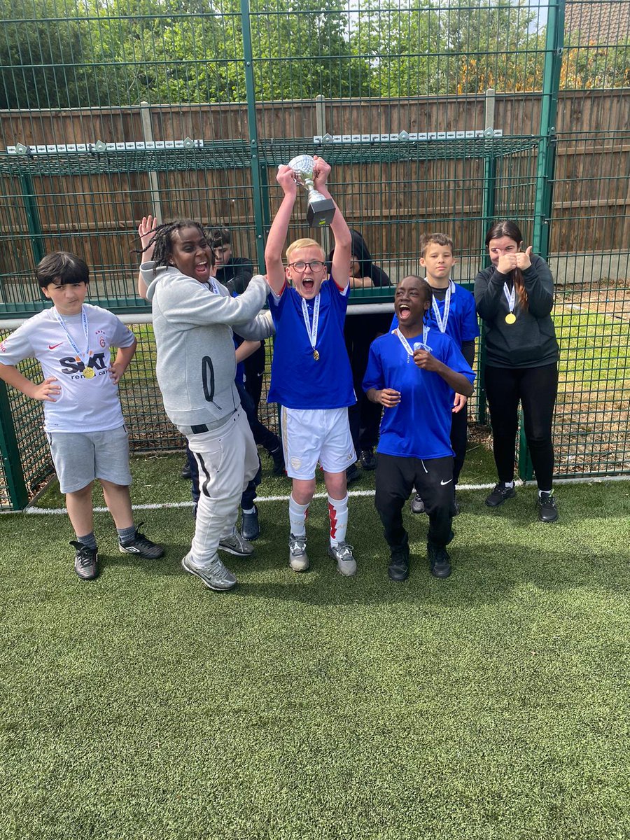 LSEATEndeavourAcademy tweet media