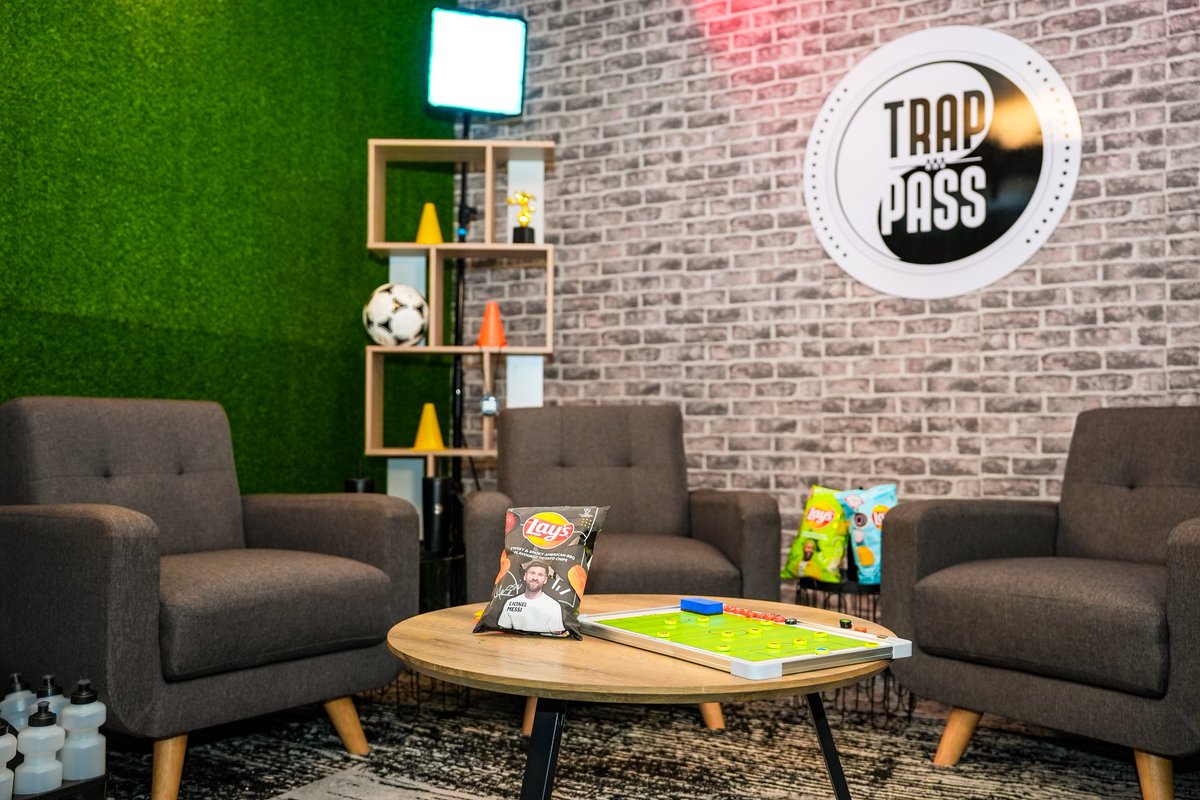 TrapandPass's tweet photo. It’s Trap and Pass o’Clock! 
And we wrap up Season 3 with Tshepo Makgothi, a player who was constantly loaned from Sundowns.
🗓 Today!!!
⏰ 14:00
🌐https://t.co/8axJv4c5KZ🛜

Siya’Trapper, uya’Passa!
#TrapandPass
#Friday14h00 https://t.co/44IW1Jy1Rz