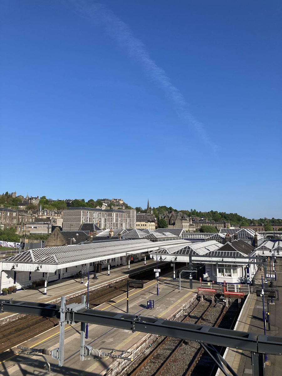 Glorious day, <a href="/EisStirling/">Stirling EIS</a> on our way to Edinburgh for <a href="/EISUnion/">EIS</a> Council