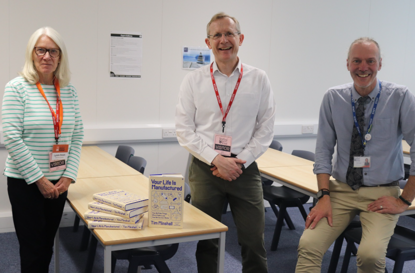 StraUponAvonSch's tweet image. We were lucky to have Professor Tim Minshall Head of @IfMCambridge @Cambridge_Uni talk to students yesterday about his book Your Life Is Manufactured as part of @StratLitFest Fascinating &amp;amp; engaging, we&apos;ll look at everything around us in a different way from now on #SuASEnthuse