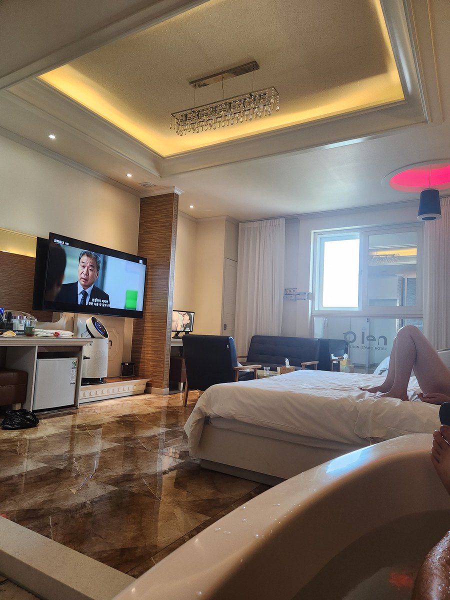 9일 금요일  광주광역 하남
비도오는데  밖에서 한잔하고또
방술도하고 술만? 나머진 상황따라
흘러가겠쥬~계획대로 안되던데요 ㅎ
솔은 부커 불발시
#광주 #부커만남 #솔남 #마사지