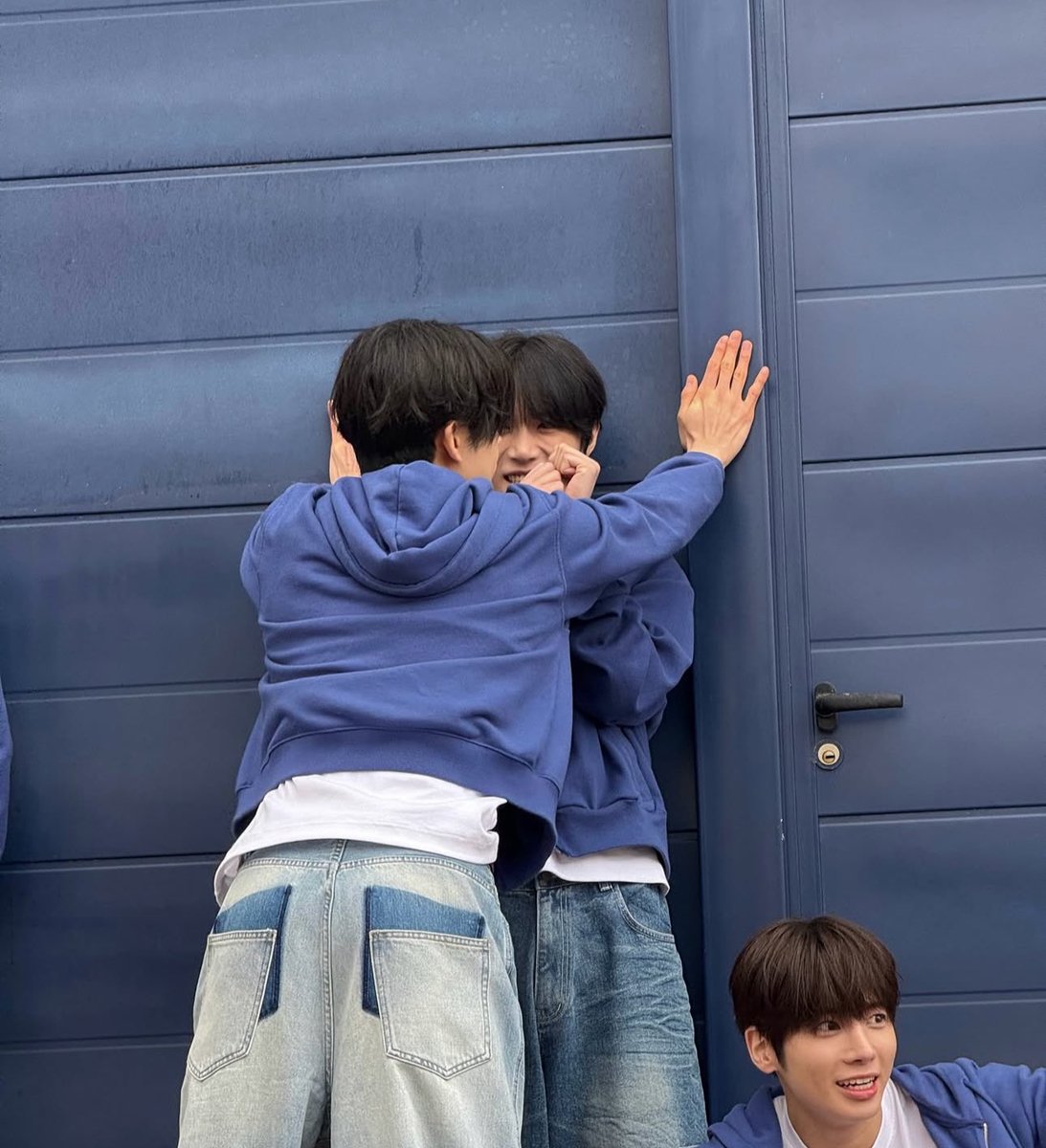 313beomgyu_txt's tweet photo. ボムギュ主人公の恋愛ゲームでも出すんか❓ https://t.co/oouMQ3jgYL