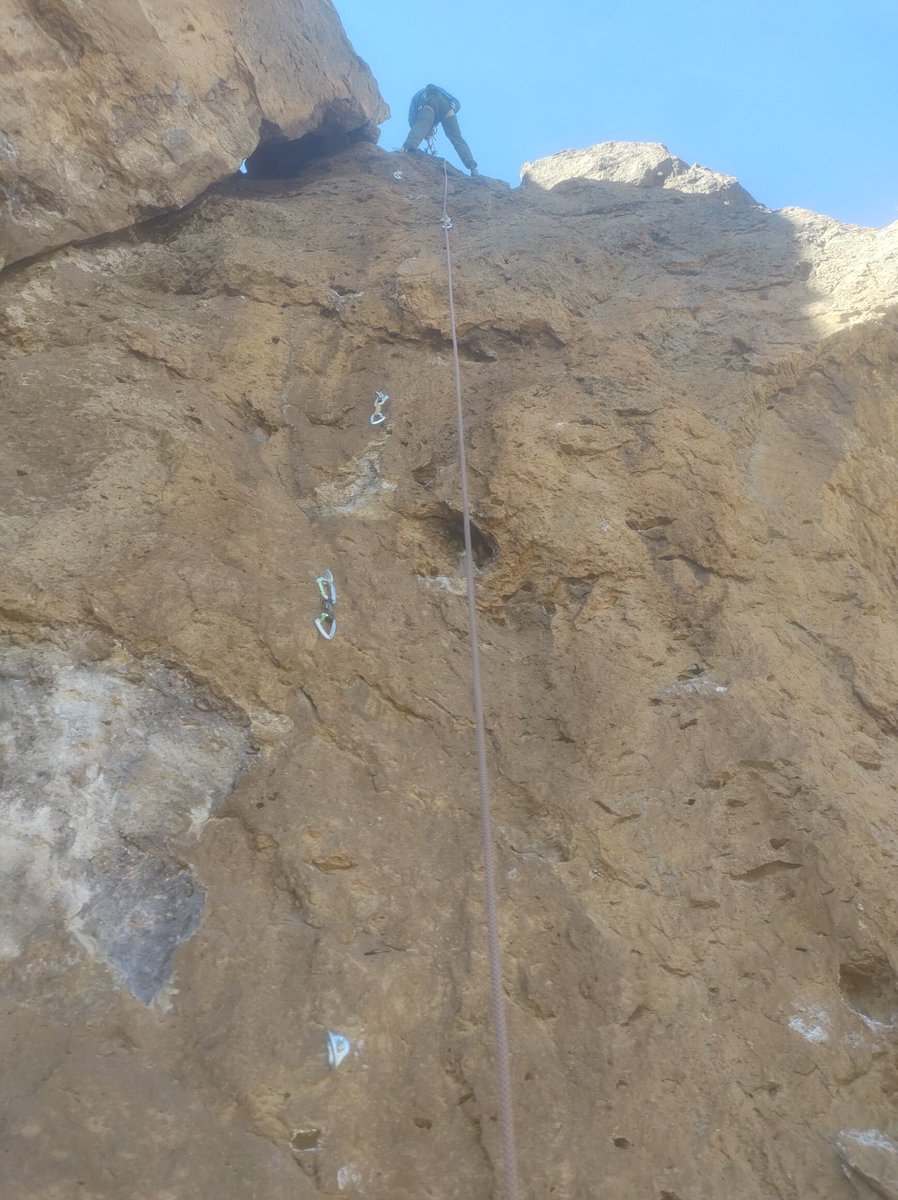 Una de las vías de escalada en el sector Bardita de Pili (nombre desconocido 6a+ 14 mts).
Pilo Lil.