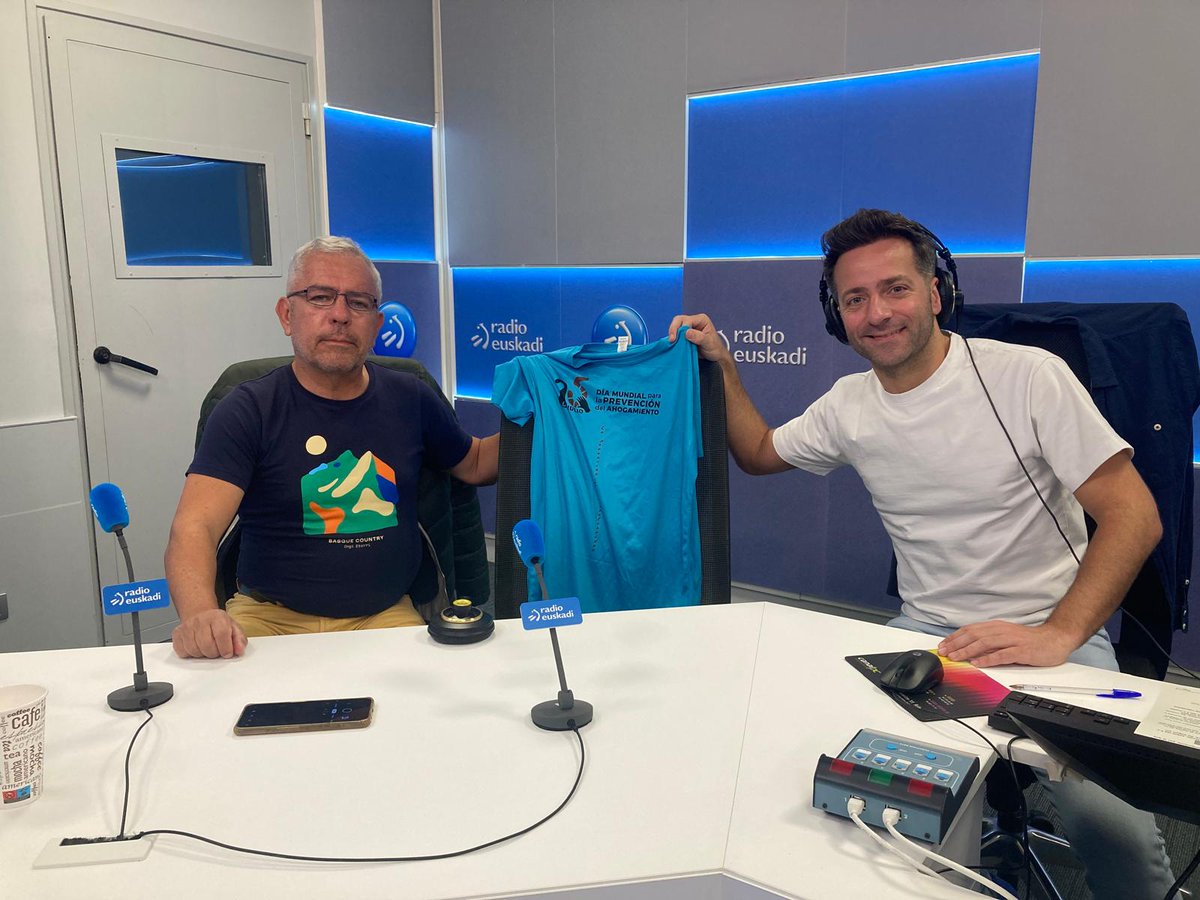 Distrito Euskadi (@distritoeuskadi) on Twitter photo 🛟 Sebastián Quintana es la voz y cara visible de la asociación Canarias 1.500 Km de Costa <a href="/1500_costa/">Canarias 1500 Km de Costa</a>: "Somos a nivel mundial analfabetos en la cultura de la prevención y seguridad en el entorno acuático"
🎧 Escuchar entrevista en <a href="/GUAUgureaudioa/">GUAU gure audioa</a> : guau.eus/m/distrito-eus… 🛟 Sebastián Quintana es la voz y cara visible de la asociación Canarias 1.500 Km de Costa <a href="/1500_costa/">Canarias 1500 Km de Costa</a>: "Somos a nivel mundial analfabetos en la cultura de la prevención y seguridad en el entorno acuático"
🎧 Escuchar entrevista en <a href="/GUAUgureaudioa/">GUAU gure audioa</a> : guau.eus/m/distrito-eus…