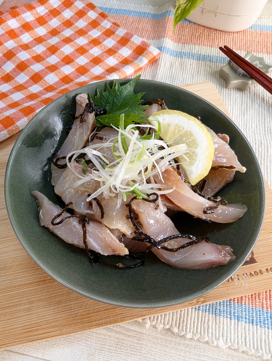 hamagohan_r's tweet photo. 袋で揉んで放置するだけ！
安くなった刺身がごちそうに化ける超簡単な漬けレシピ！ https://t.co/ur6uvGeivn