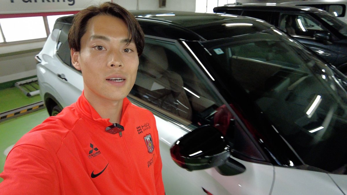 reds_vehicle's tweet photo. ／
㊗️#アウトランダーPHEV 納車🚗
＼

昨シーズン #URAWAFUTURE賞 を受賞した #渡邊凌磨 選手（@1002Ryoma）へアウトランダーPHEVを納車しました❗️

改めて、渡邊選手UF賞受賞＆アウトランダーPHEVのご納車おめでとうございます🎊
納車の様子は近日、#レッズビークル 公式SNSなどで公開予定です🎞️
お楽しみに😊

#浦和レッズ
#urawareds
#三菱自動車
#redsvehicle