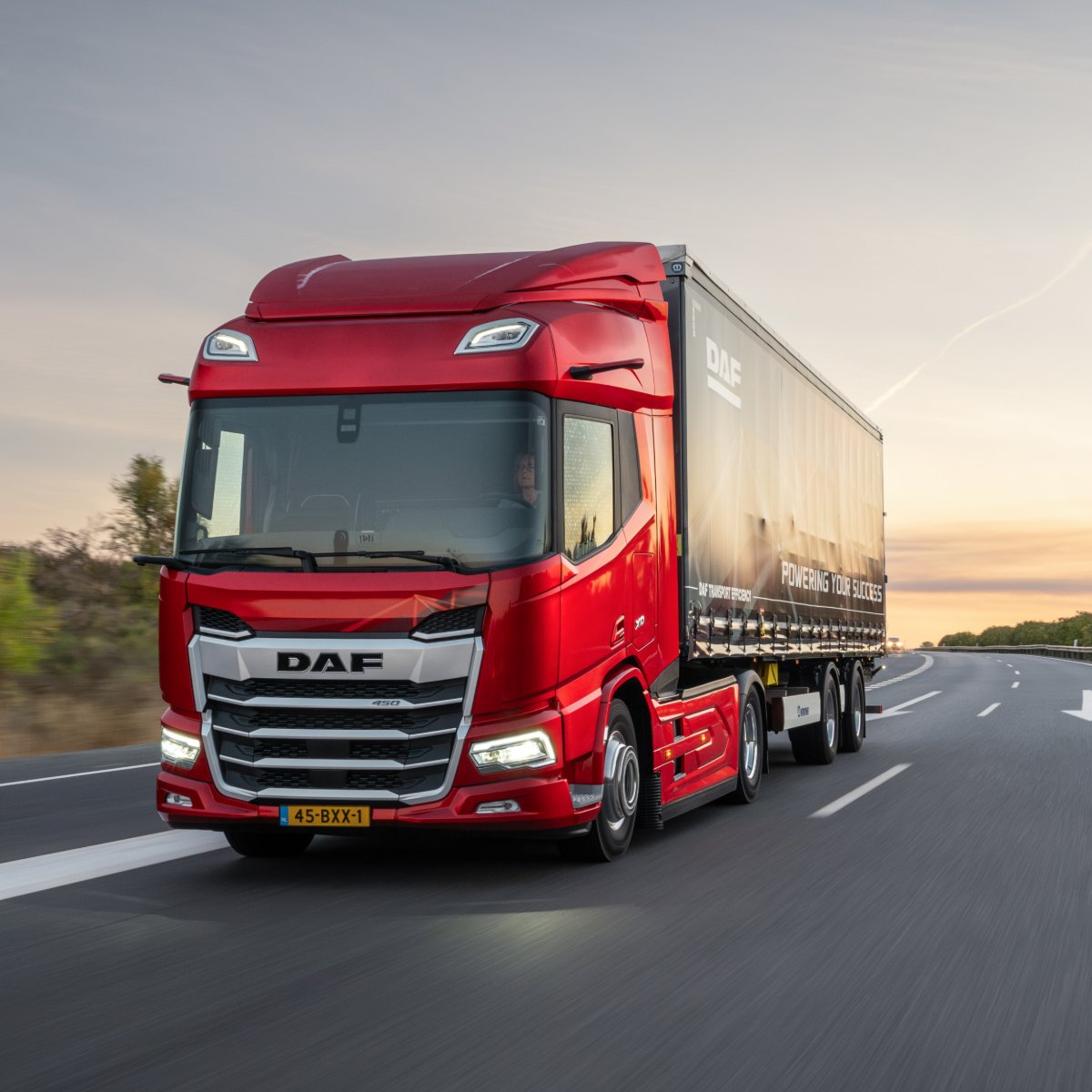 The New Generation DAF XD series has been awarded ‘Truck of the Year’ at the Motor Trader Commercial Industry Awards 2025 in the UK. 🏆

DAF Trucks has also been recognized as ‘Truck Manufacturer of the Year’. 🤩

Learn more: daf.com/en/news-and-me…

#daf | #daftrucks