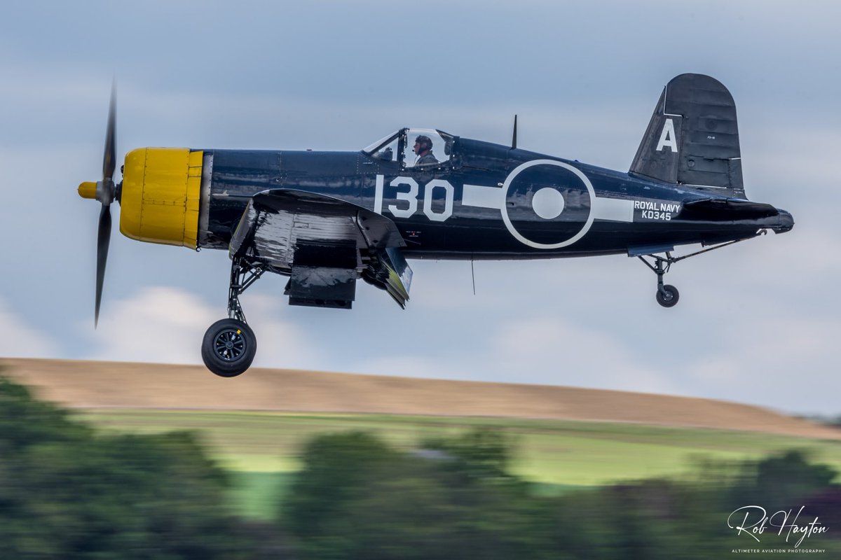 ShutterbugWGC's tweet image. Brian Smith coming home in The Fighter Collection Goodyear FG-1D Corsair at the Imperial War Museum Duxford VE Flying Day in May 2022…@IWMDuxford @Flying_Legends #IWM #ImperialWarMuseum #Duxford #12Group #FighterCollection #HistoricAircraftCollection #Spitfire