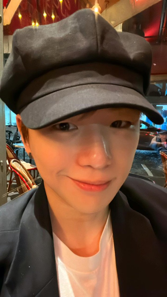 규르 tweet media