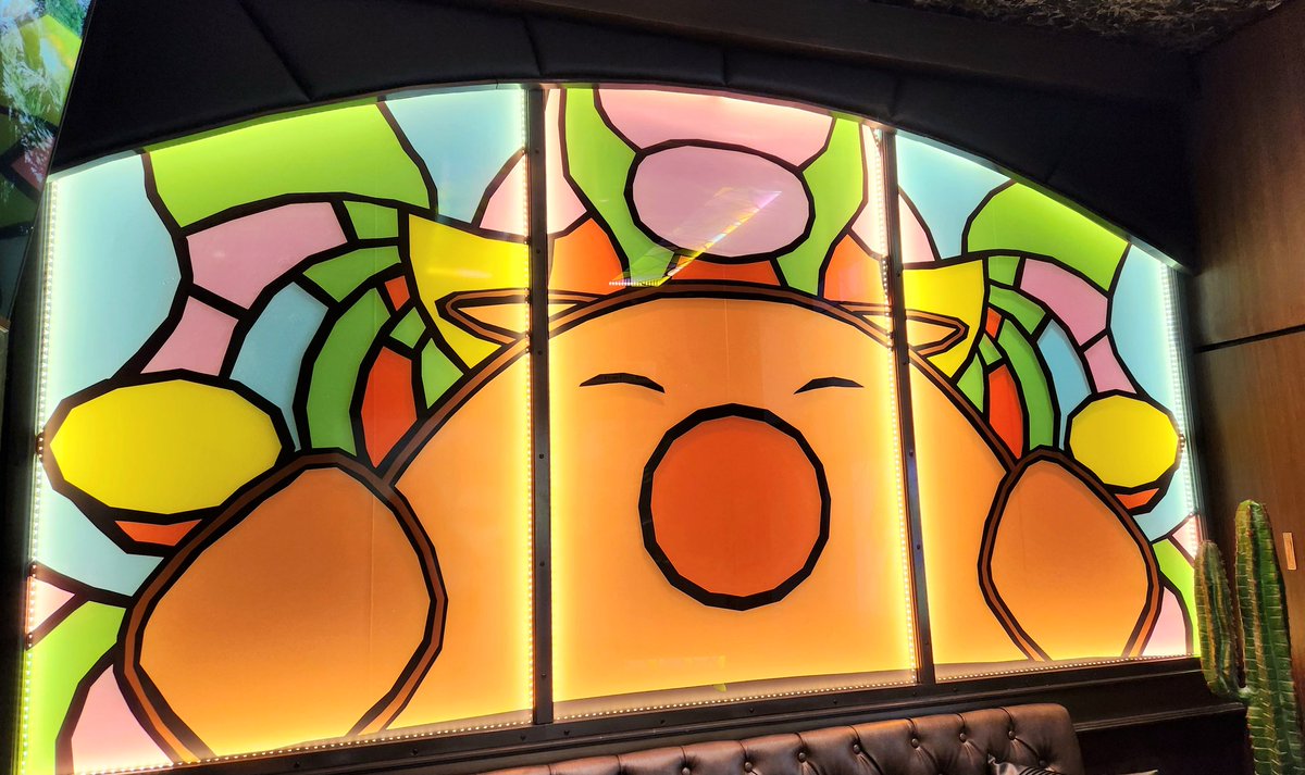 CalaN0x's tweet photo. Something super fun we also got to do was the Gold Saucer Room that's part of the Eorzea Cafe! It was so awesome, and we even got to do scratch cards like the mini cactpot! @hi_bunorder and I didn't win anything, but @M_Kanara won the 1st prize, a special honey toast!! https://t.co/mRBDIvyVfo