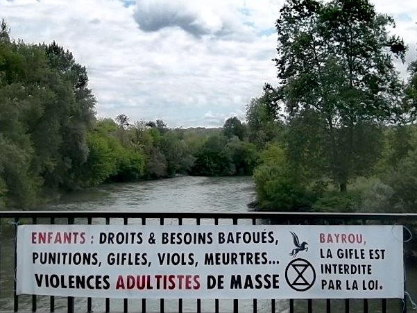 Audition F Bayrou J-5, on remonte le Gave de Pau vers Bettharam: 
STOP aux violences ADULTISTES de masse! 
STOP au système CAPITALISTE COLONIAL PATRIARCAL destructeur du Vivant qui traite les Enfants comme des sous-humains! 
#bettharam #adultisme #enfantiste #bayroudemission