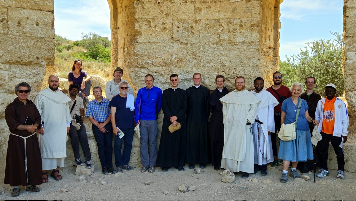 EBAFJerusalem's tweet photo. #telmaresha #beitguvrin #lachish et #gezer : d'importants sites bibliques et archéologiques, dans les pas des dominicains de l'ÉBAF.

https://t.co/8R7rZOTgHh
#ebafjerusalem https://t.co/O4JWANqIM5