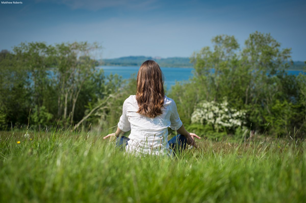 A new survey reveals that connecting with nature like hearing birdsong or smelling wildflowers boosts health &amp; wellbeing 🌼✨

Ready to feel better, every day? Join #30DaysWild this June and rediscover the joy on your doorstep 🍃

Read more here 👉 wildlifetrusts.org/news/connectin…