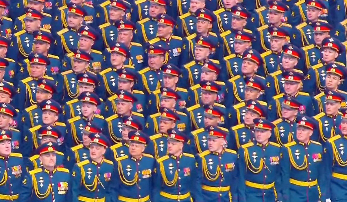 el19digital's tweet photo. #Ahora // Más de 11,500 oficiales participan en el desfile del Día de la Victoria desde la Federación de #Rusia. Un acto de homenaje a los héroes de la Segunda Guerra Mundial y la victoria obre el fascismo. https://t.co/T4jEuIvixz