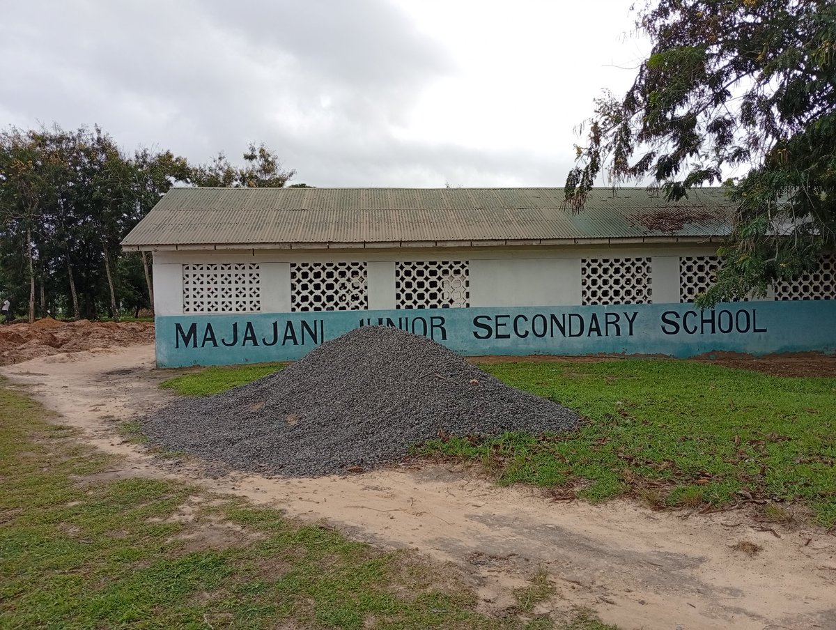kenya_puppet's tweet photo. The conservation, sustainable management of coastal and marine ecosystems(COSME) project in Majajani Primary school in conjunction with @PlanKenya #planetchampions #climateknowledgebrokerage #climateAction #planinternationalkiptkenya https://t.co/h9cbyElR9k