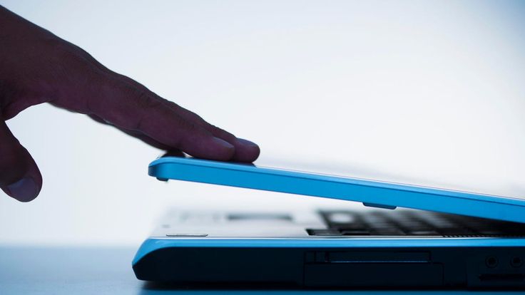 pdpoUG's tweet image. It’s Friday, but don’t drop your guard!

Before you close that laptop, here’s a reminder
Protect #personaldata at work just as carefully as you do at home.

✅Lock your screen when stepping away
✅Don’t leave printed documents unattended
✅Double-check email recipients before…