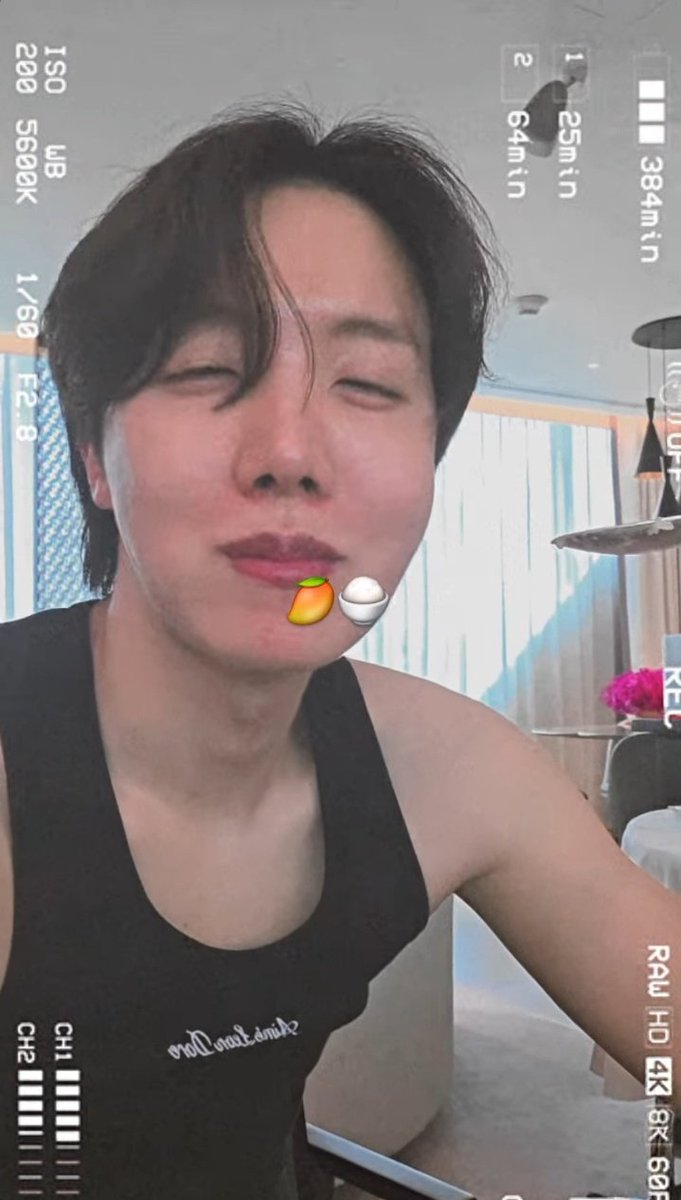 O613file's tweet photo. HOSEOK?? https://t.co/JrQUlVi46J