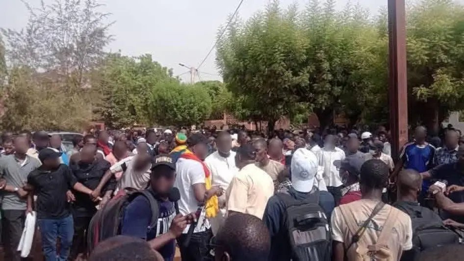 philippe_dam's tweet image. #Mali's suspension of all political parties should be repealed - say @UN_SPExperts.
Malian authorities' crack-down on media, civil society & political opposition has crushed the country's civic space at time of rampant impunity for crimes on civilians.
ohchr.org/en/press-relea…