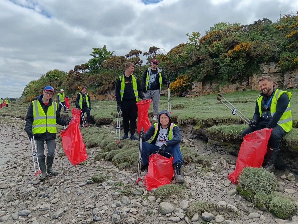 phsgroup's tweet image. Our @DFNSEARCH interns joined A Peace for Nature earlier this week for their @OgmoreRiverCln event!

Well done to all the interns and thank you A Peace of Nature for having us!

#DFNProjectSEARCH #Sustainability #RiverCleanUp #Environment #GivingBack #Volunteering