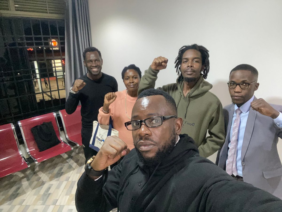 MusiriDavid's tweet image. We ask the government of Gambia to respect the constitutional rights of the citizens, and immediately release @alieuimmortal and the other arrested activists.

Aluta continua Alieu Bah

#freedomtoAlieu
#Gambia
#RightToProtest