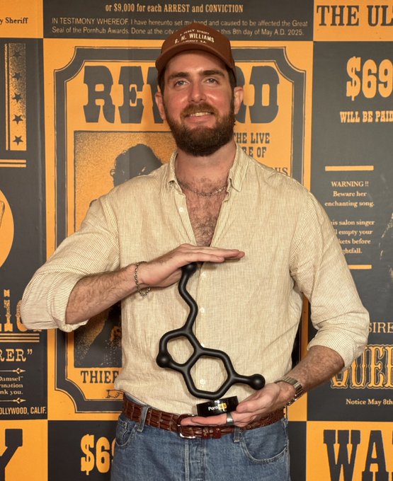 I won &lsquo;Best Dick&rsquo; at the Pornhub awards!!! Let&rsquo;s fucking go!! https://t.co/bD592D758S