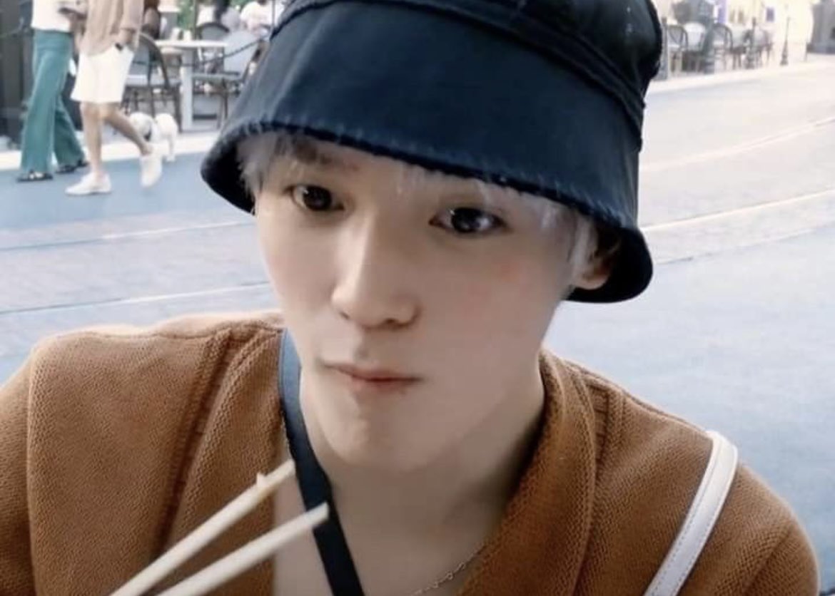 시식좌 태용님의 네컷먹방