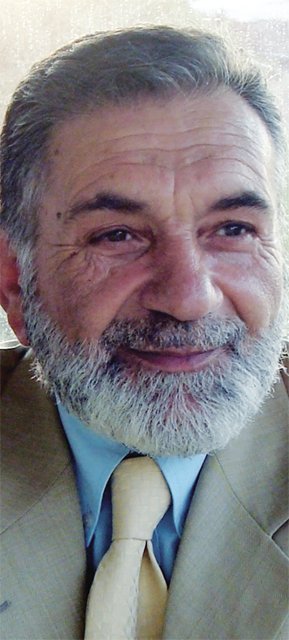 Zübeyir Yetik de 1 Ocak 1941-9 Mayıs 2025 rahmet-i Rahmân'a kavuşmuş.
geçmişten bir yaprak daha düştü.
iyi bilirdim.
mekanı cennet, makamı âlî, menzili mübarek olsun.